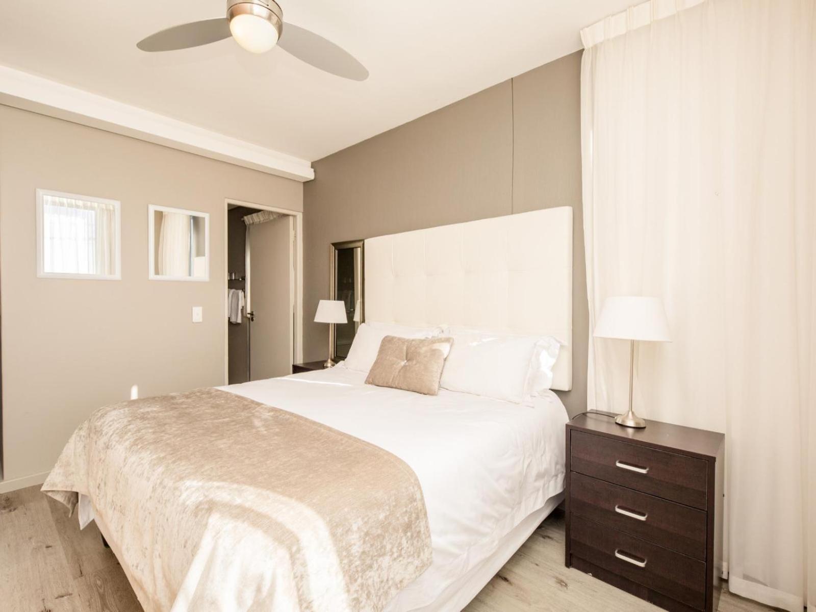 Infinity Self Catering Apartments Bloubergstrand Room photo